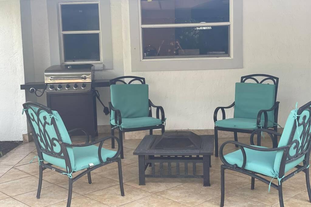 North Naples Cheerfull 4/Bed/ 3 Bath / Pool / Best Location מראה חיצוני תמונה