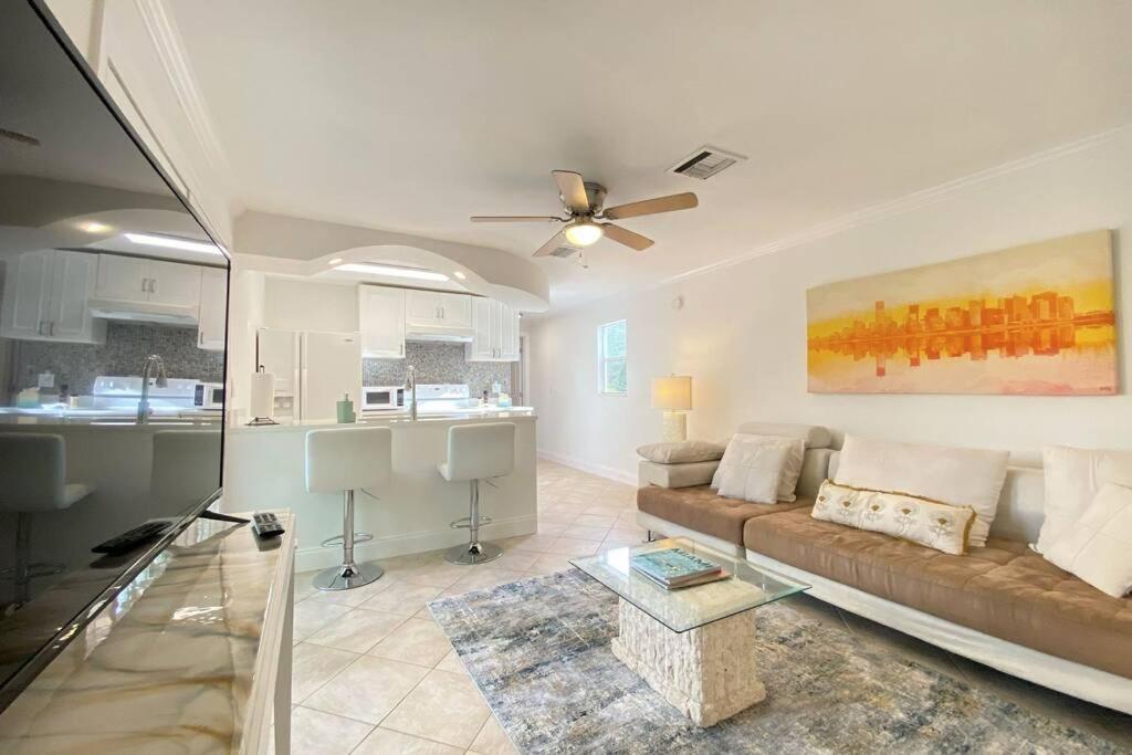 North Naples Cheerfull 4/Bed/ 3 Bath / Pool / Best Location מראה חיצוני תמונה